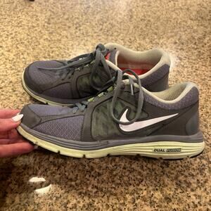 Nike Dual Fusion woman’s Sz 8